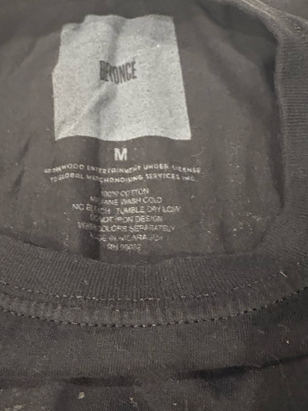 Beyoncé On The Run Tour T-Shirt Size Medium - Picture 3 of 4
